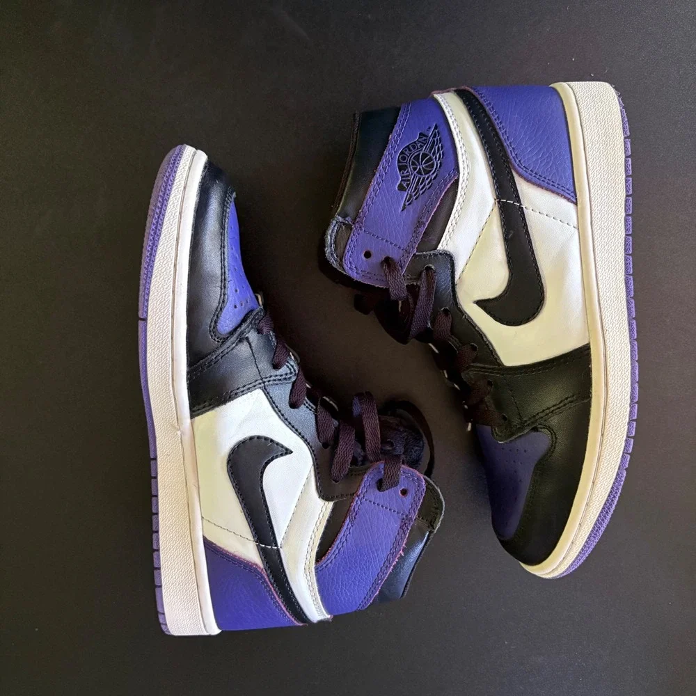 Nike Air Jordan 1 Retro High OG GS Court Purple Size 7 women rare black purple